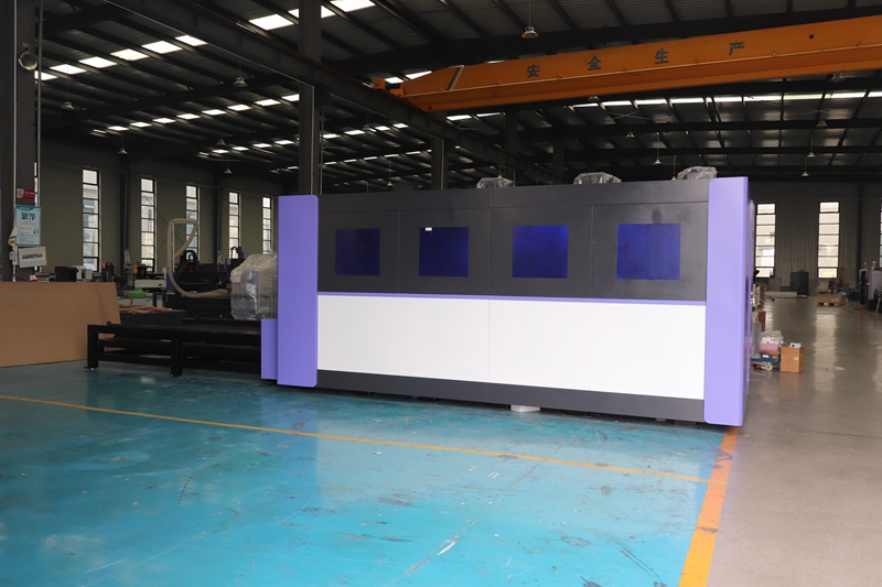 Industrial 3015 6000 watt Fibe - огляд і ціна Industrial Fiber Laser Cutting Machine