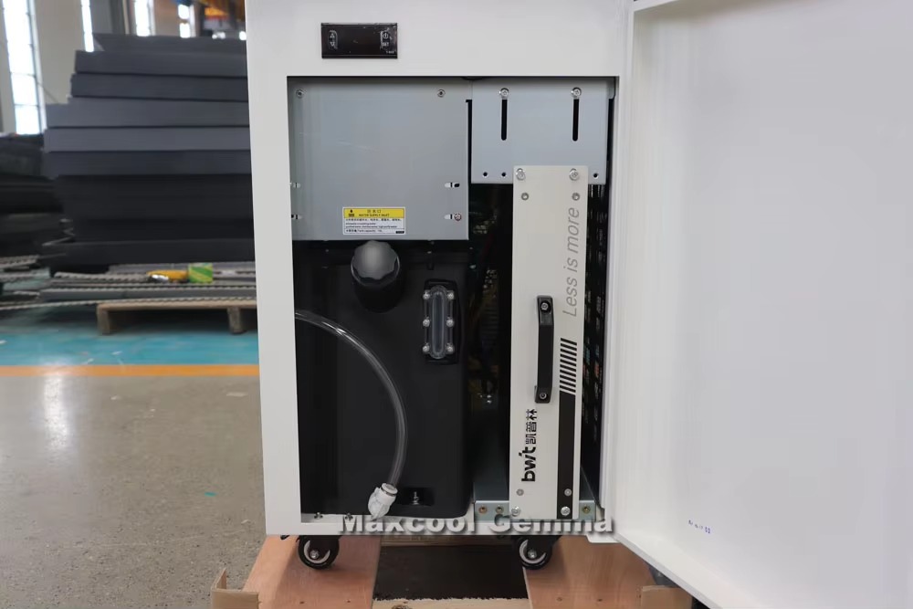 Economic 6kw CNC 1530 Fiber La - огляд і ціна Industrial Fiber Laser Cutting Machine